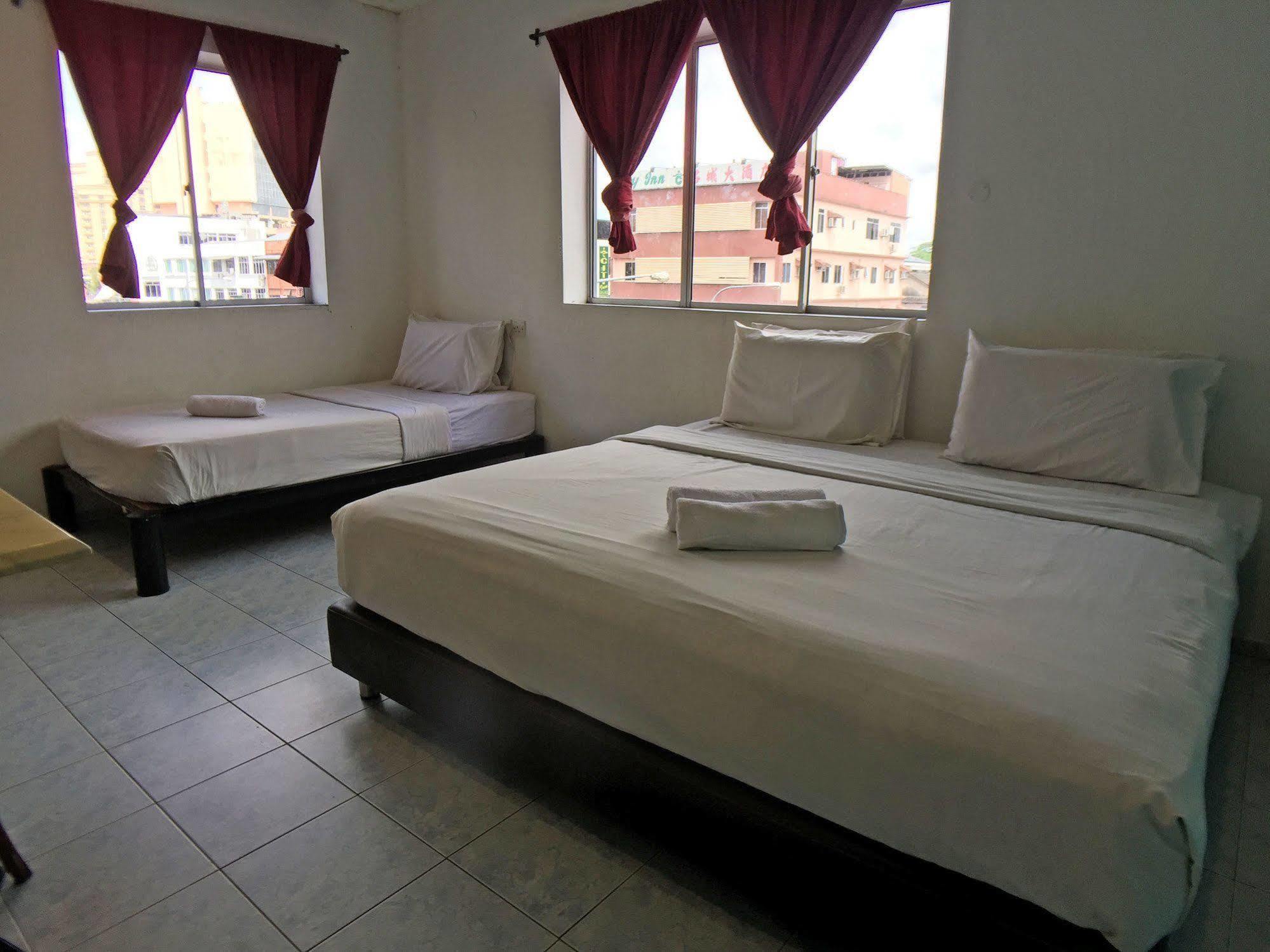 Abell Residence Kuching Esterno foto